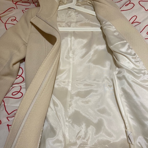 Cream wool blend short coat - Picture 3 of 5